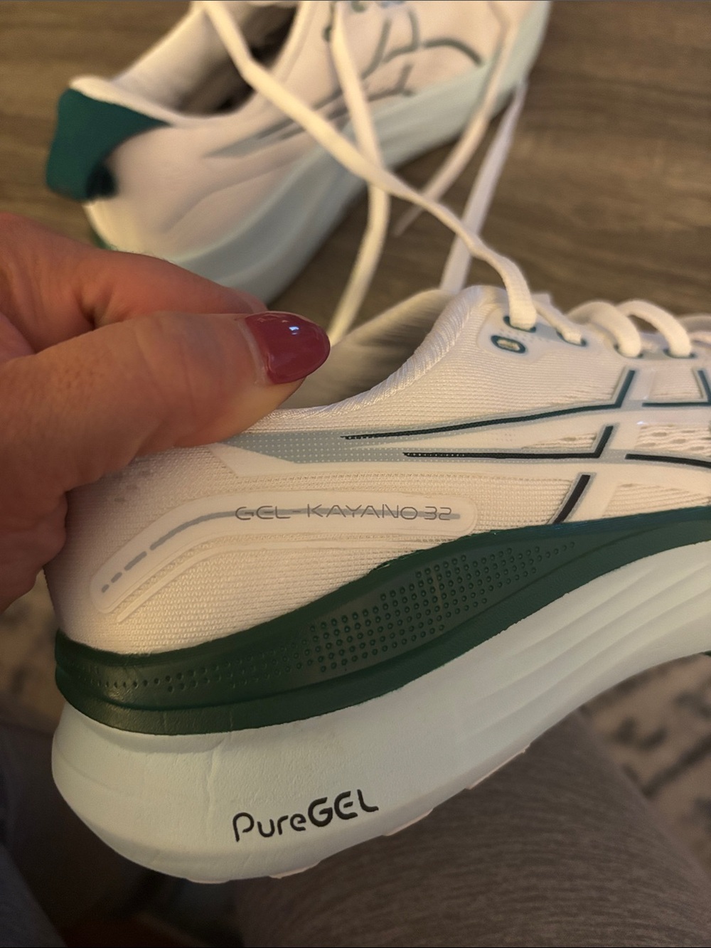 ASICS  Kayano 32 - Picture 6 of 6